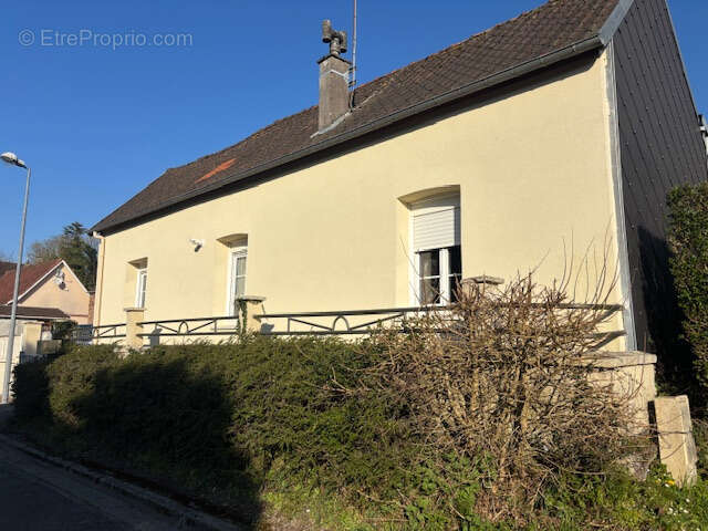 Maison à PONTS-ET-MARAIS