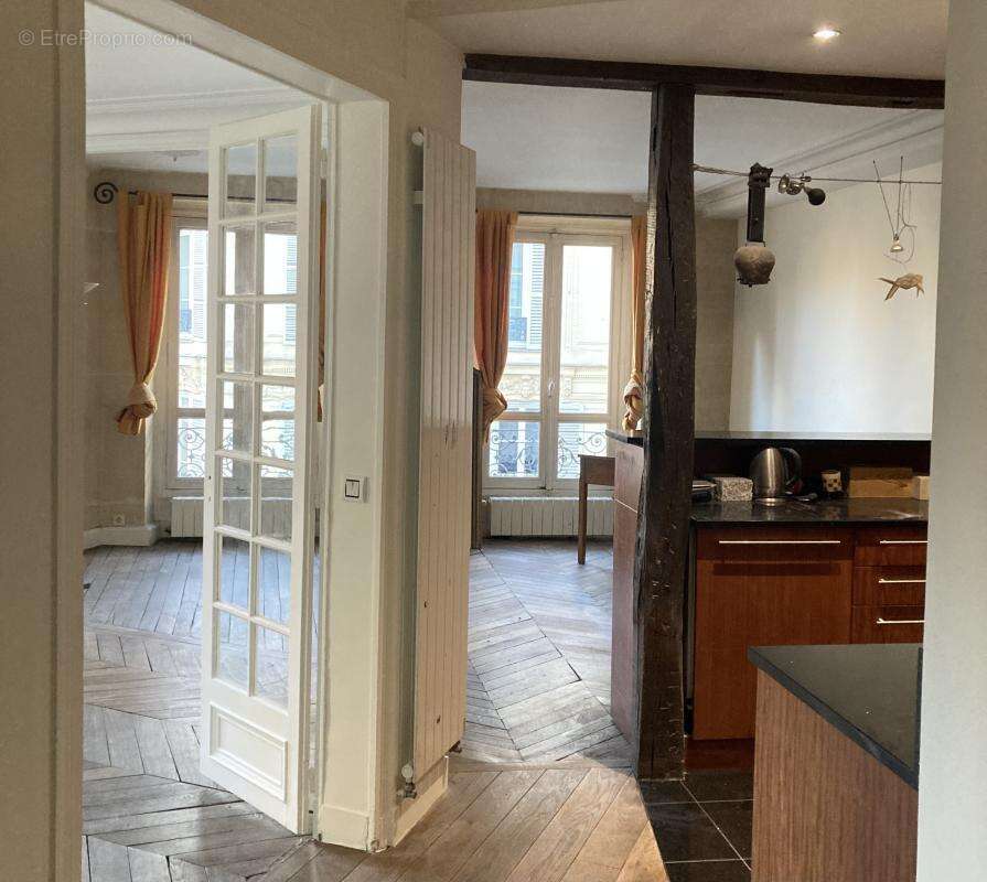 Appartement à PARIS-10E