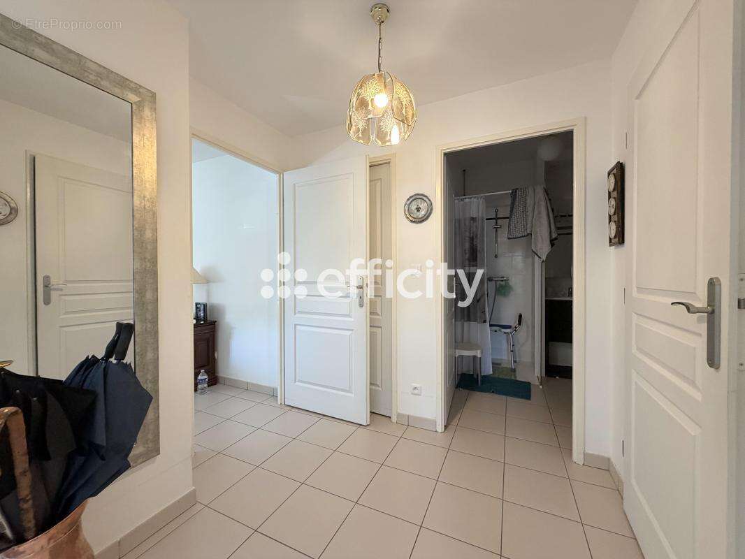 Appartement à PRINGY