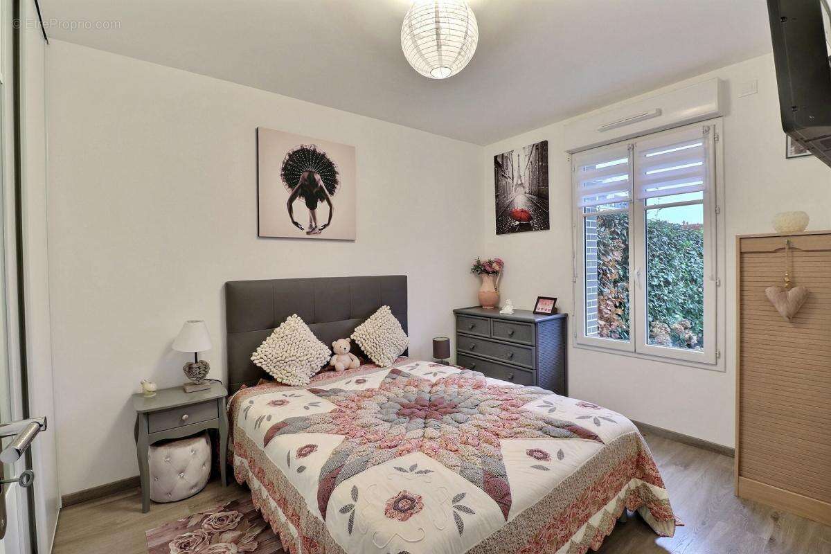 Appartement à LES CLAYES-SOUS-BOIS