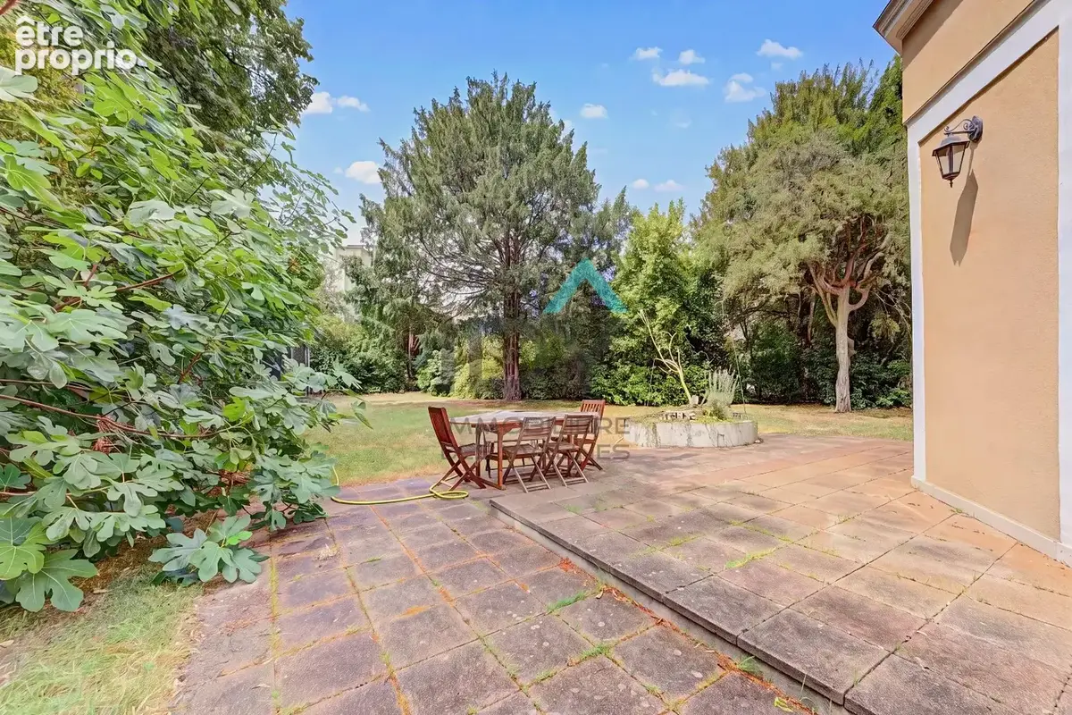 SAINT GERMAIN EN LAYE - Maison 200 m² au calme quartier forêt - photo 4