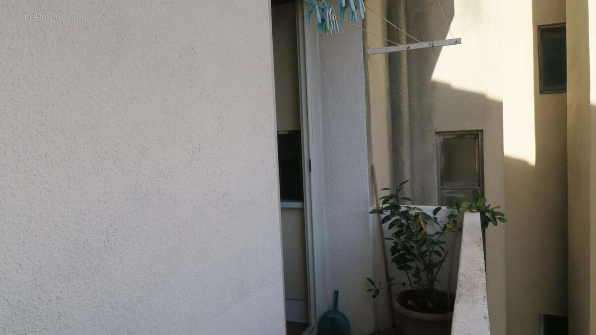 Appartement à MARSEILLE-4E