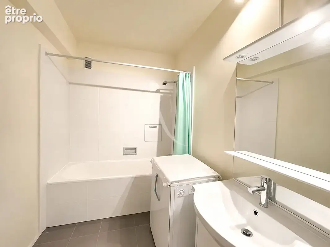 Appartement à CHARENTON-LE-PONT
