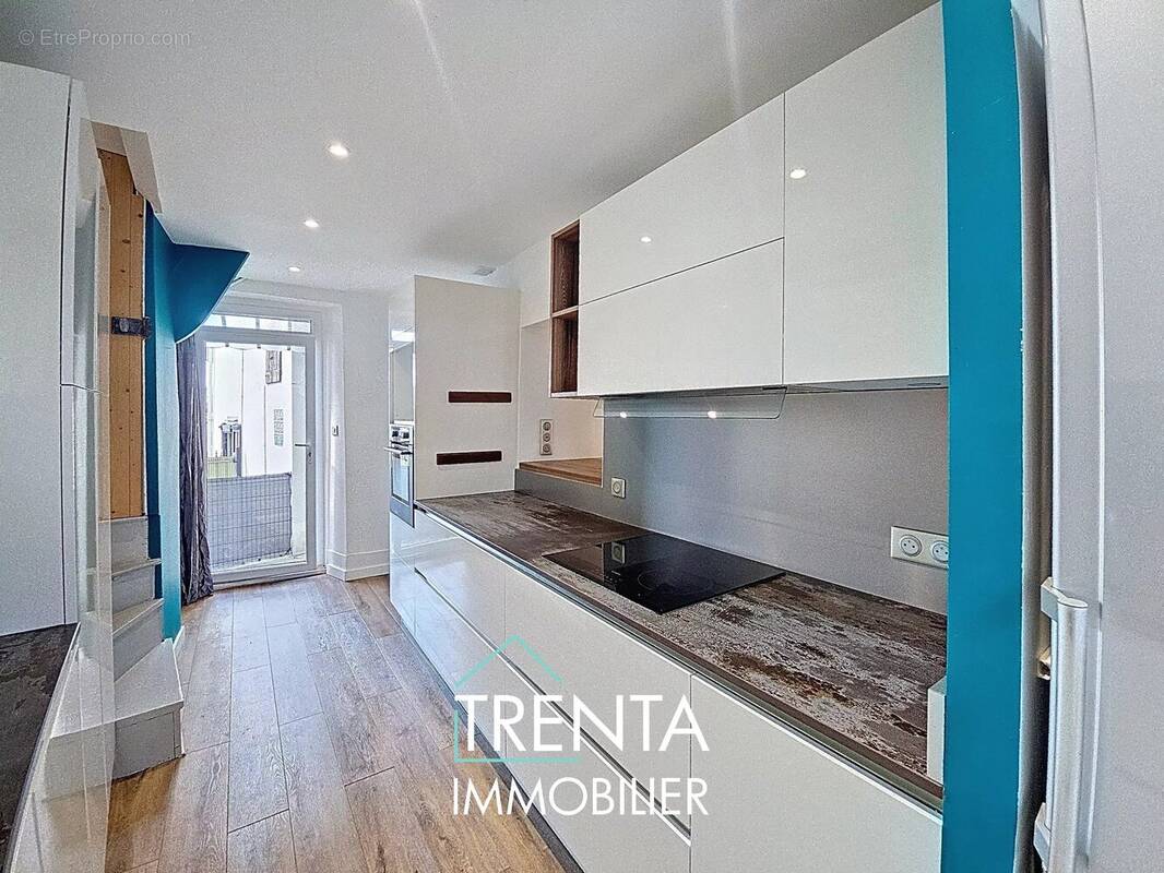 Maison à LES ABRETS