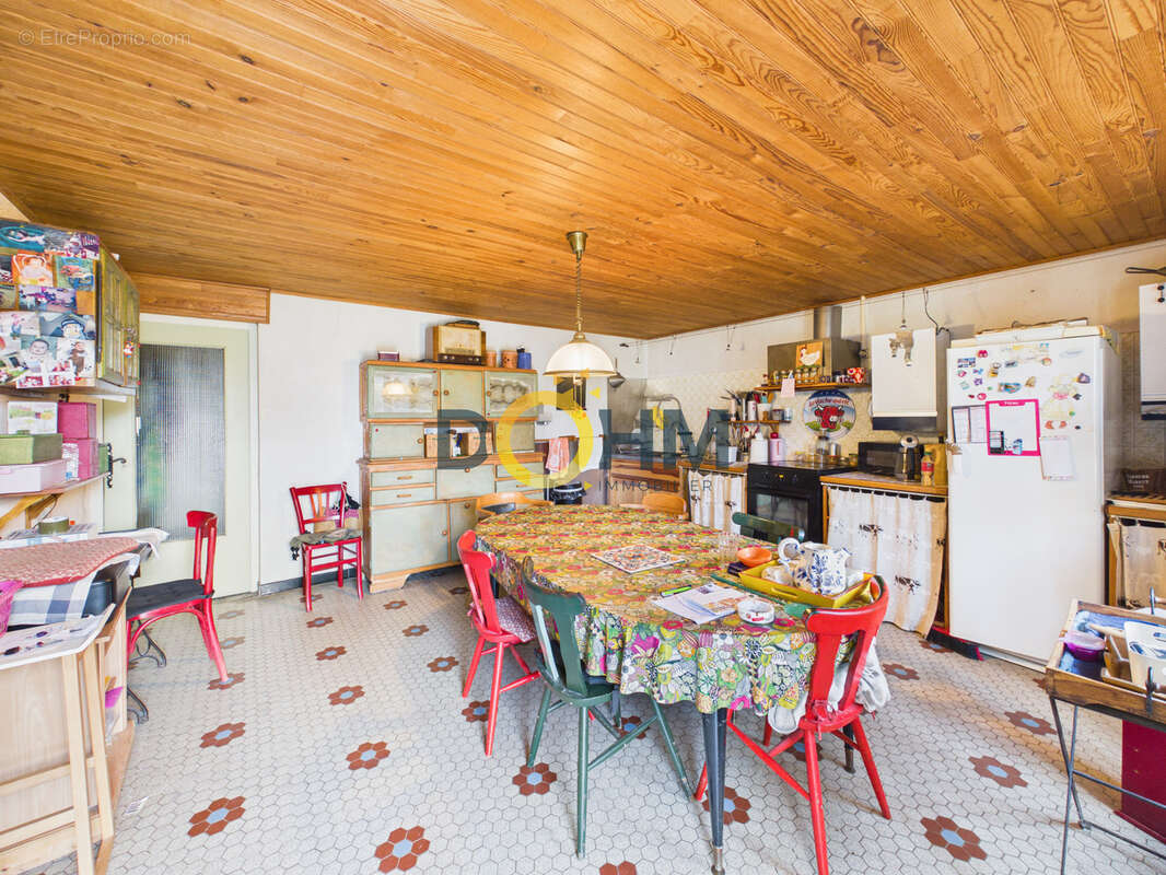 Maison à SAINT-PIERRE-DU-CHAMP