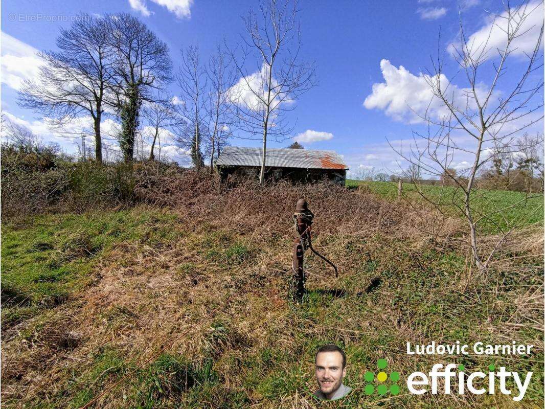 Maison à SAINT-GEORGES-DE-REINTEMBAULT