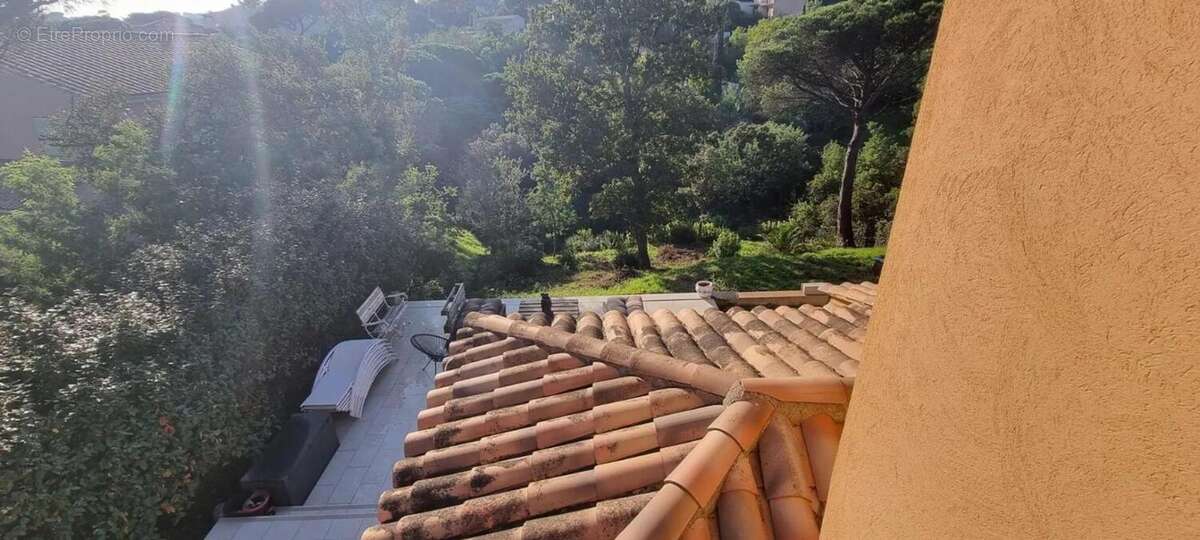 Maison à ROQUEBRUNE-SUR-ARGENS