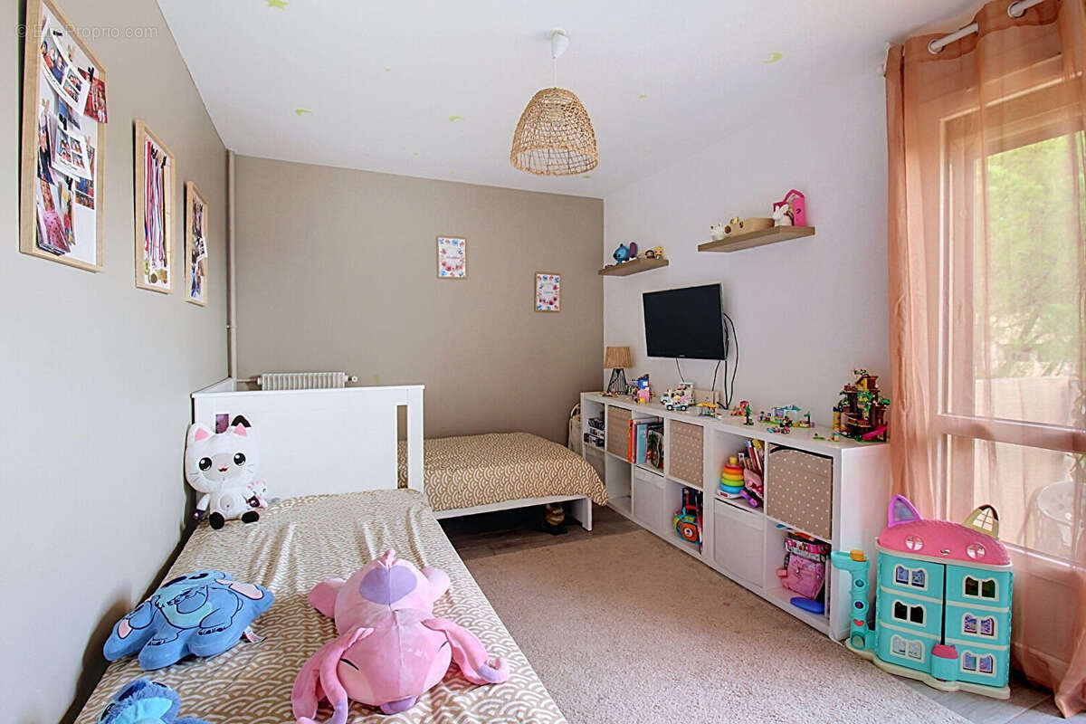 A VENDRE EN EXCLUSIVITÉ - DRAGUIGNAN : Appartement T5 - 3 chambres de 92 m² et 2 balcons + cave - photo 10