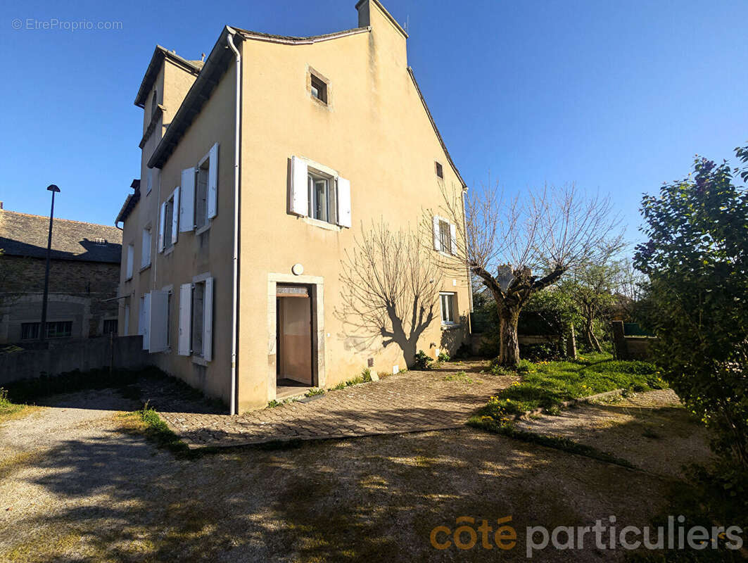 Maison à LUC-LA-PRIMAUBE