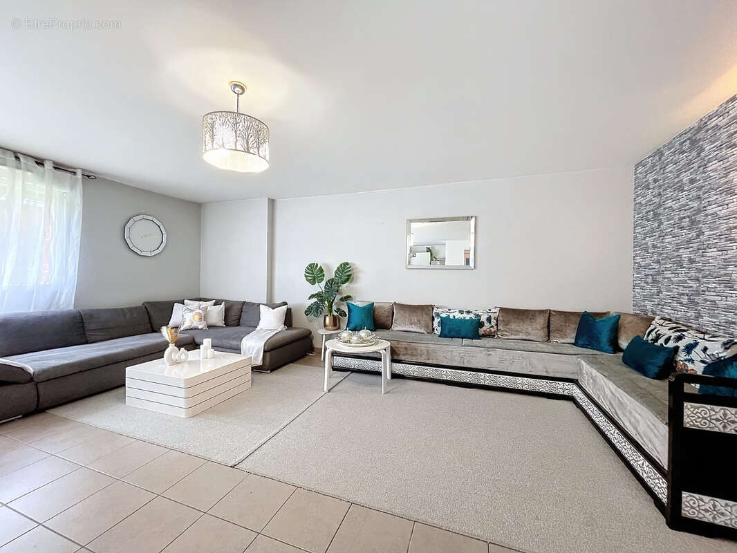 Appartement T3 77m2 dans une résidence sécurisée avec parking privé en sous-sol - photo 4