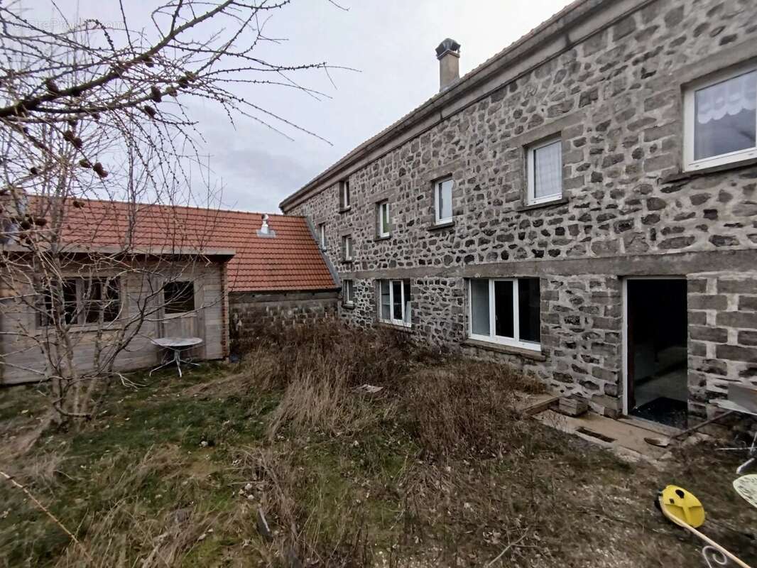 Maison à LACHAMP-RAPHAEL