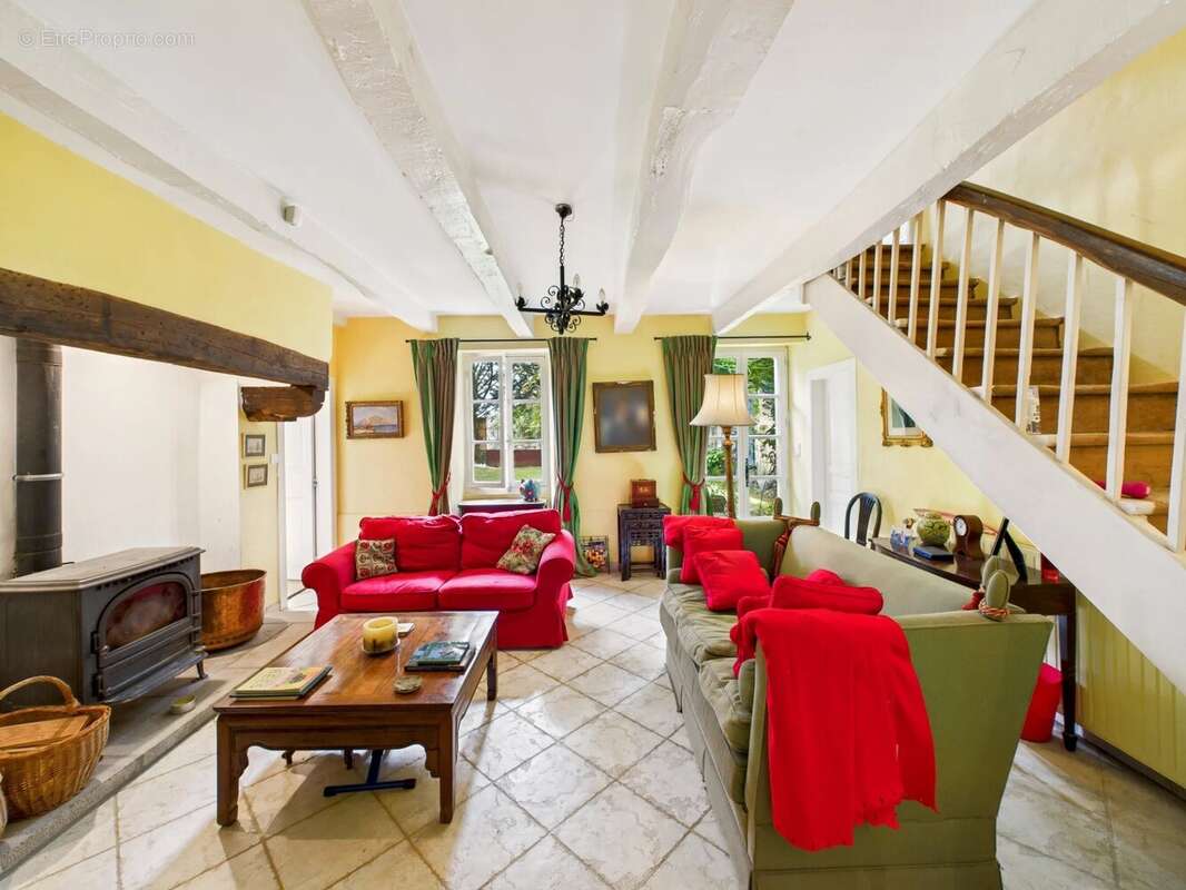 Maison à VAUREILLES