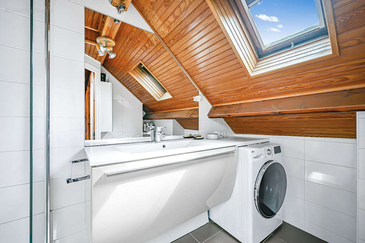 Appartement à PARIS-14E