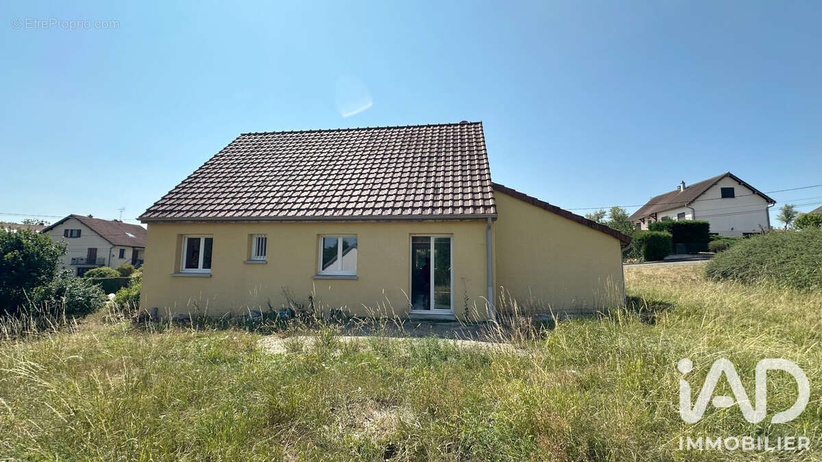 Maison 73 m² à Montbozon  - photo 2