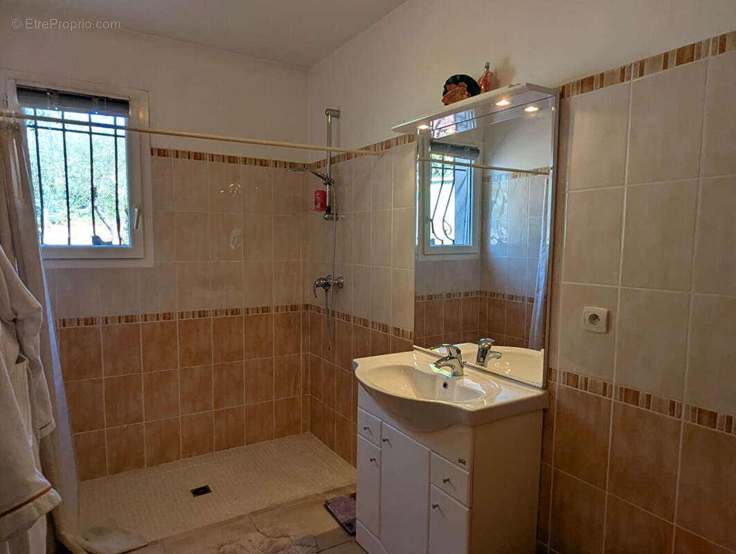 Maison à VILLECROZE