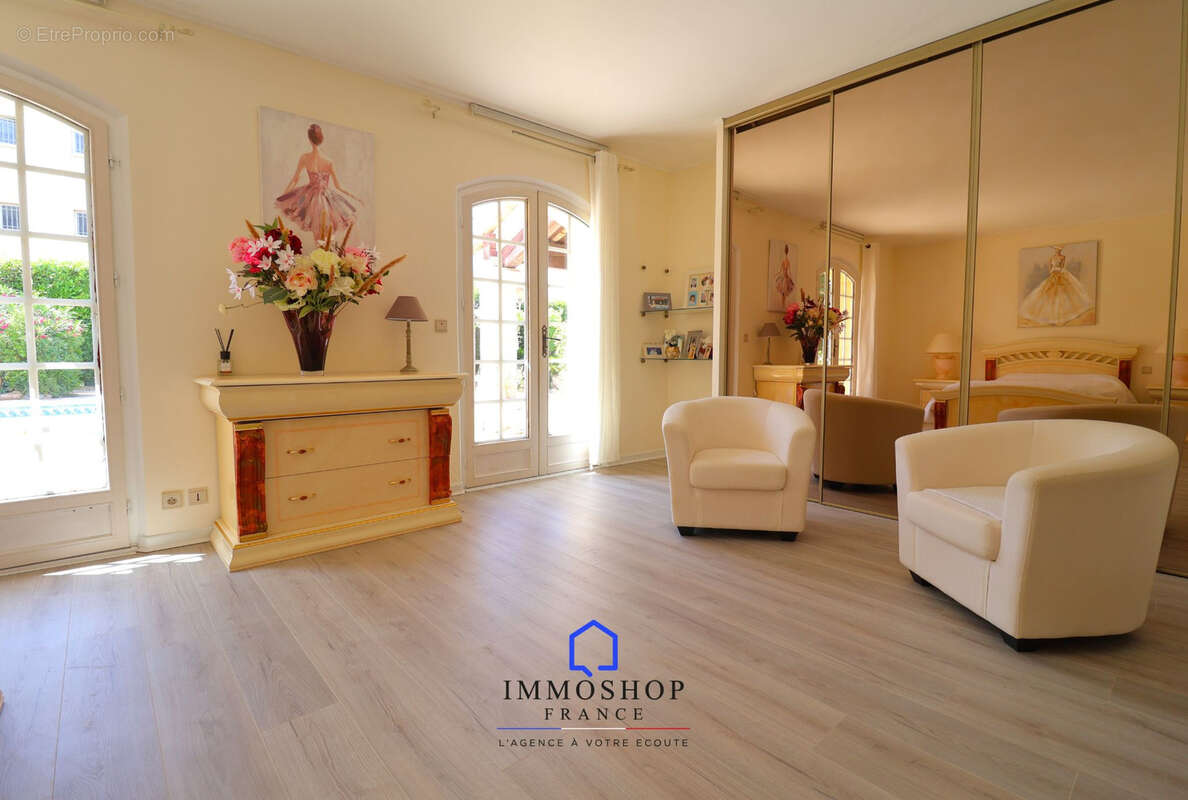 Maison à SAINT-ZACHARIE