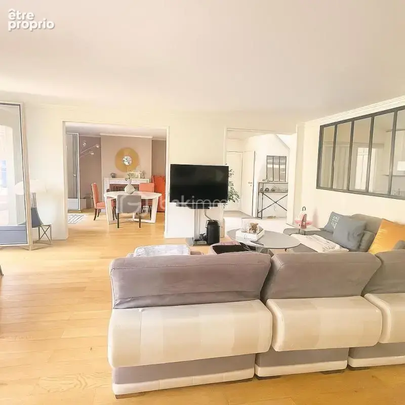 Maison familiale de 227m2 avec piscine chauffée! - photo 6