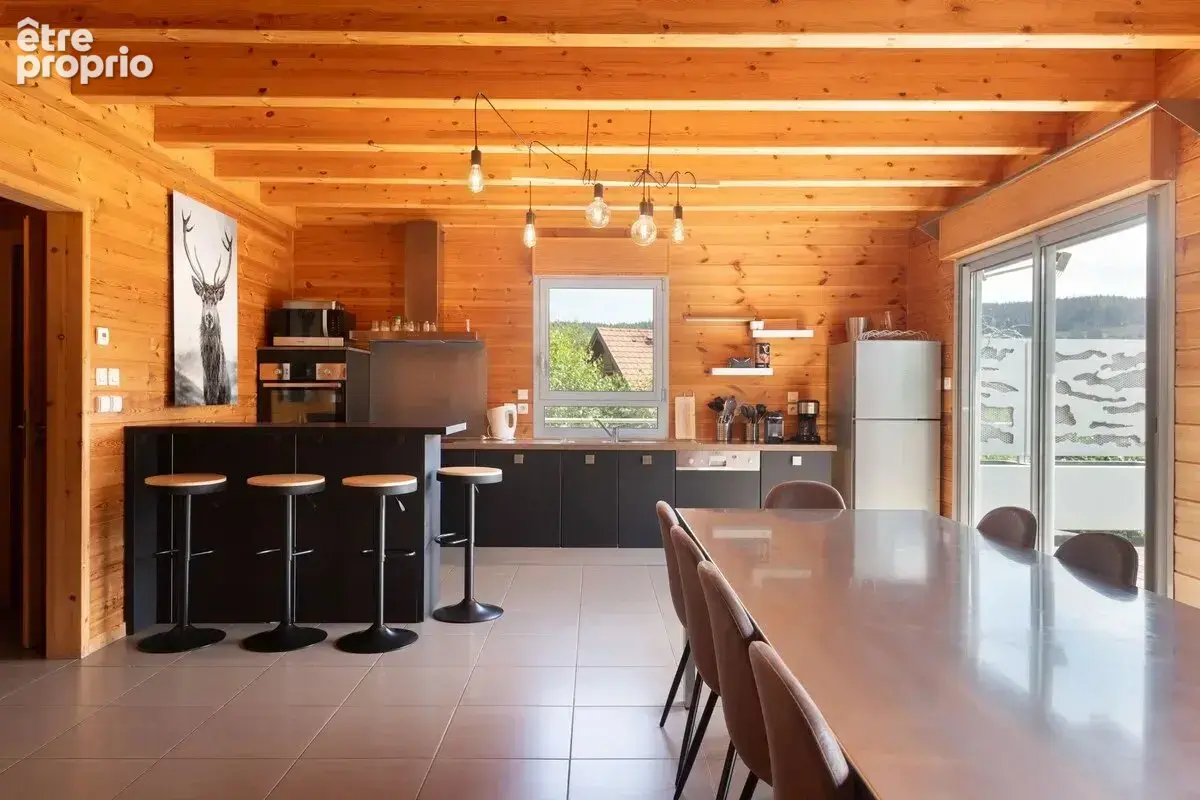 EN EXCLUSIVITÉ - Chalet d'architecte meublé de 227 m² au pied des pistes de Gérardmer - photo 3