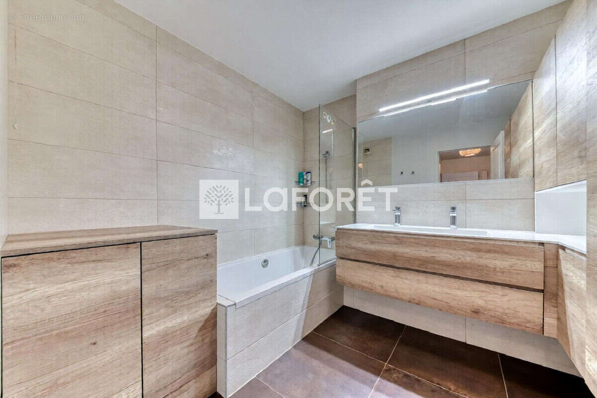 Appartement à MONTROUGE