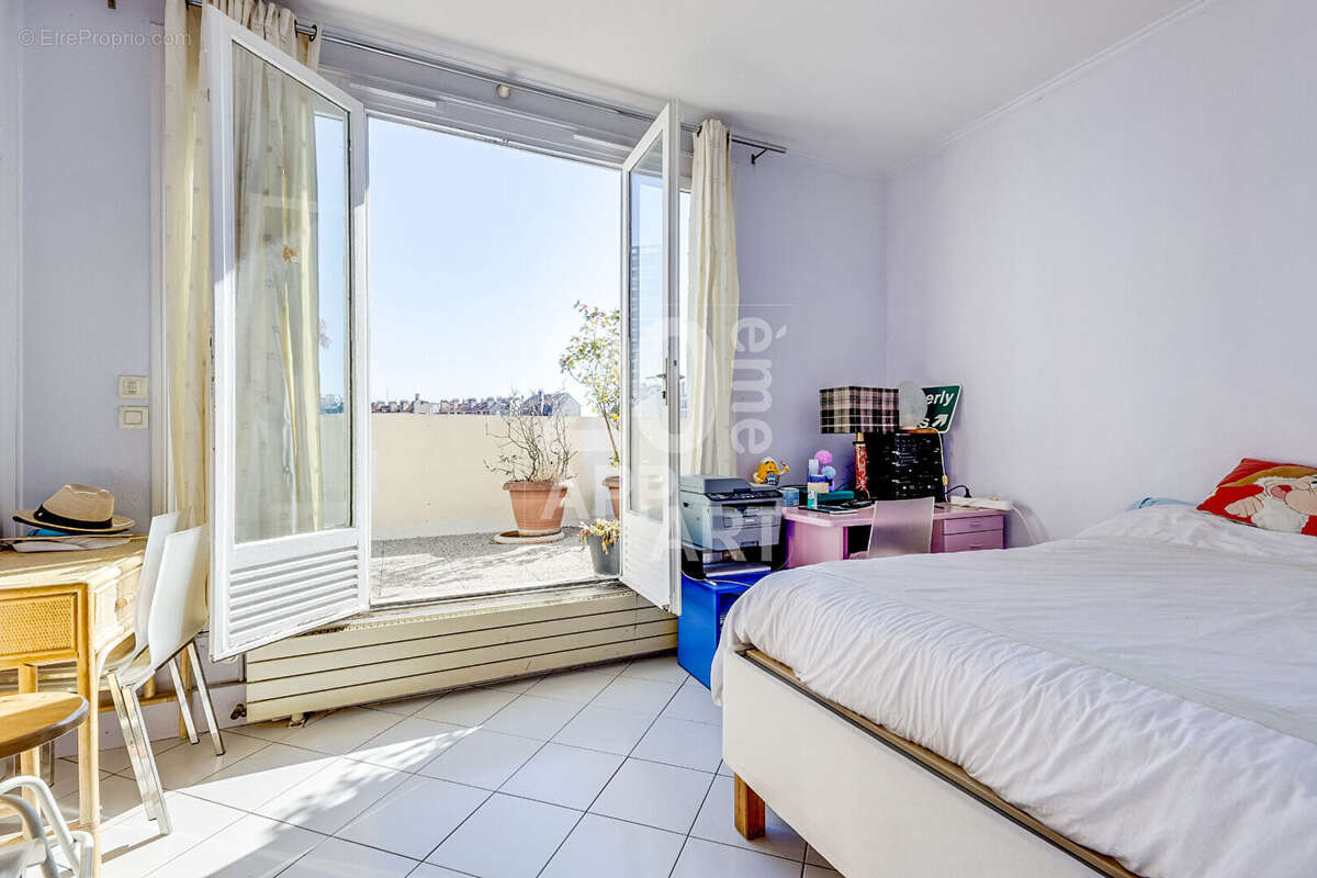 Appartement à PARIS-20E