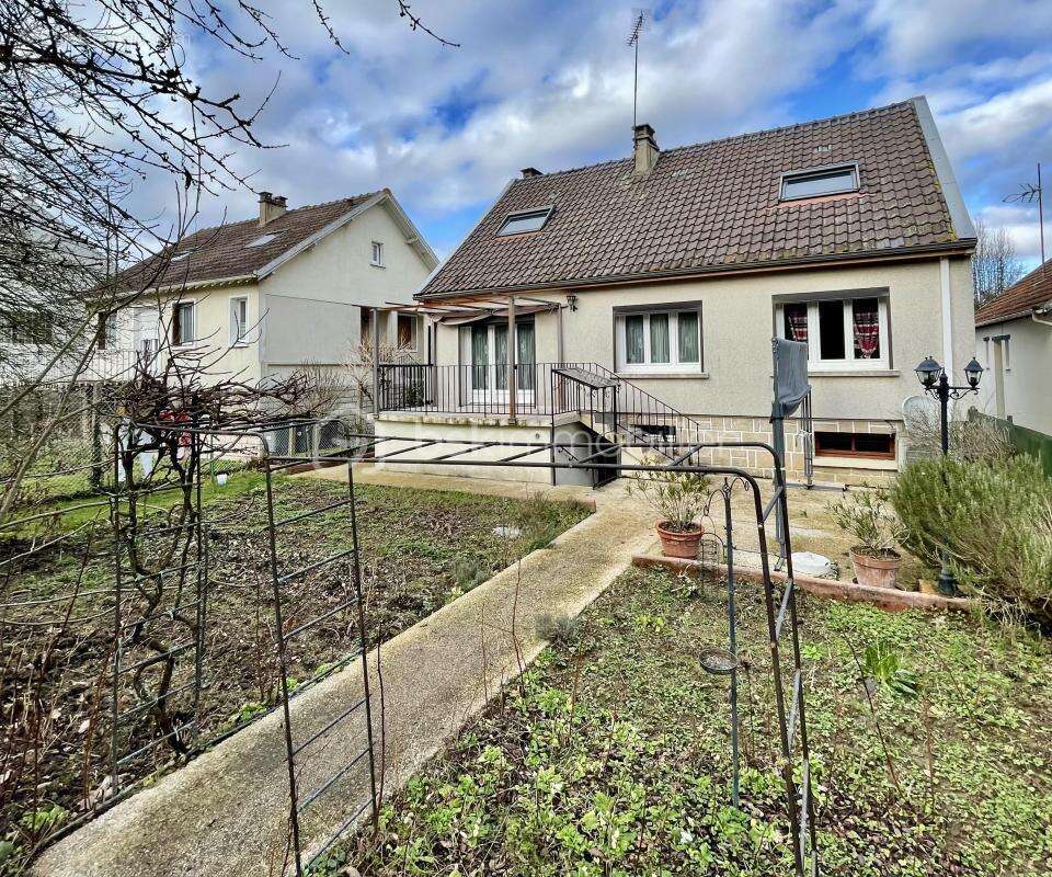 Maison à DAMMARIE-LES-LYS
