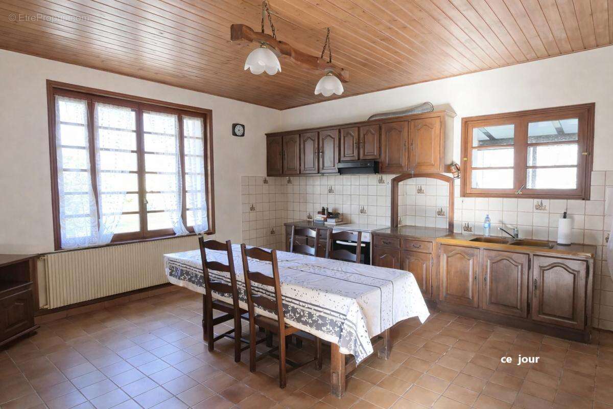 Maison à MORTAGNE-SUR-GIRONDE