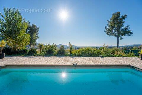 Maison à LA CADIERE-D'AZUR