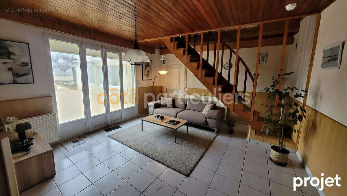 Maison située dans l'hypercentre de L'Aiguillon-La-Presqu' Île 4 pièce(s) 120.6 m2 - photo 6