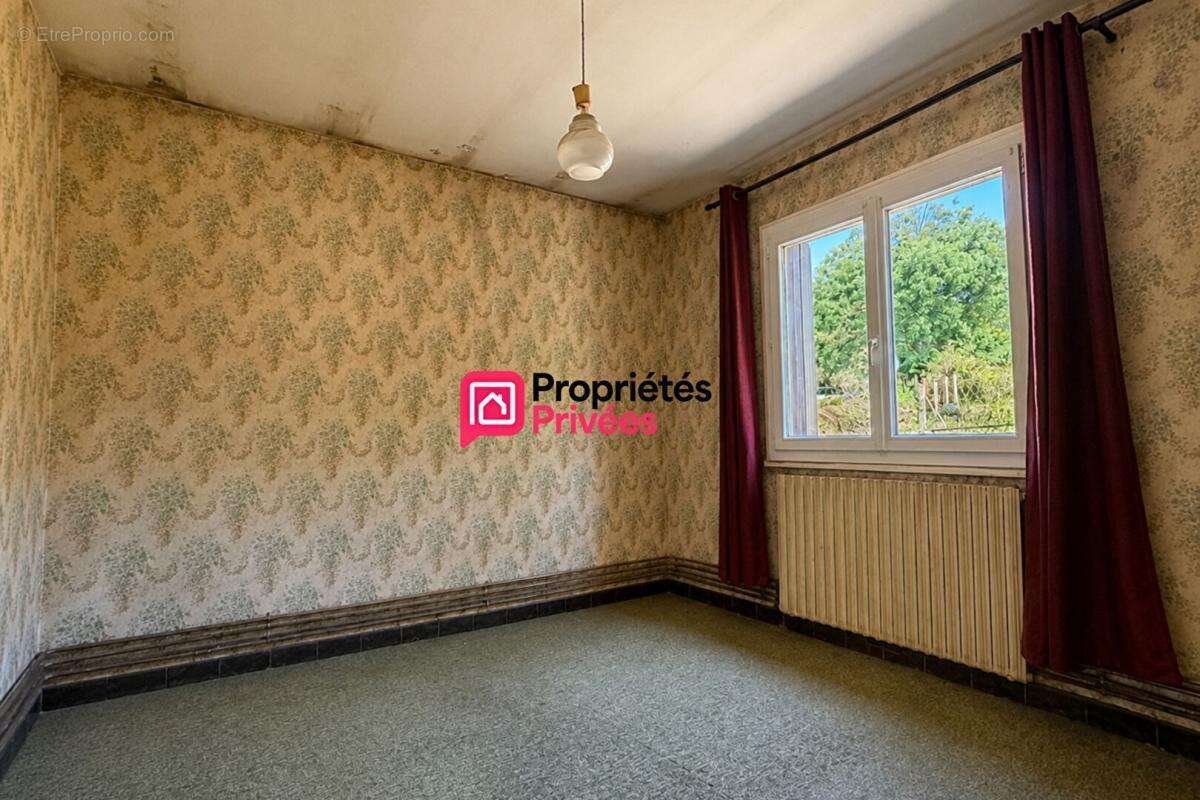 Maison 7 pièces de 140m² et  1748m² de terrain avec dépendances Manzat 63410 - photo 11