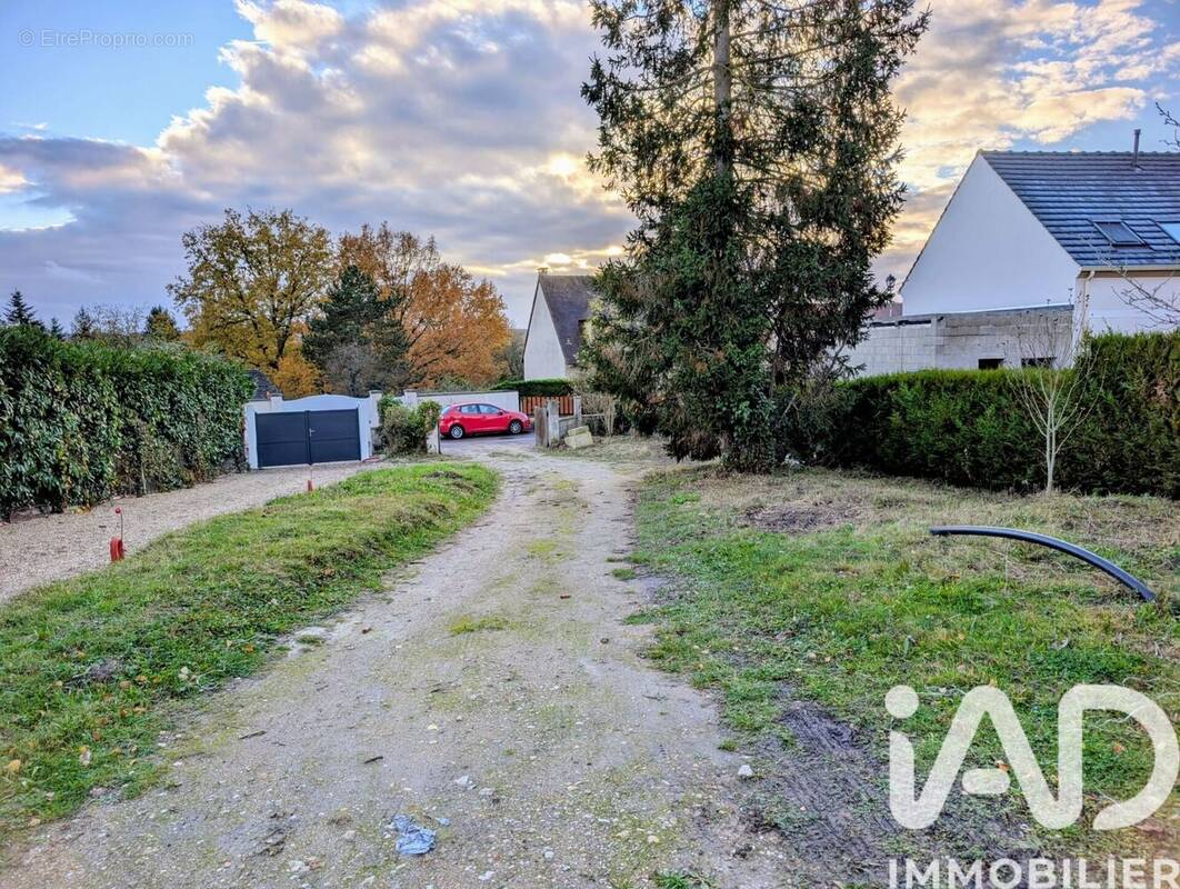 Photo 1 - Terrain à MORAINVILLIERS