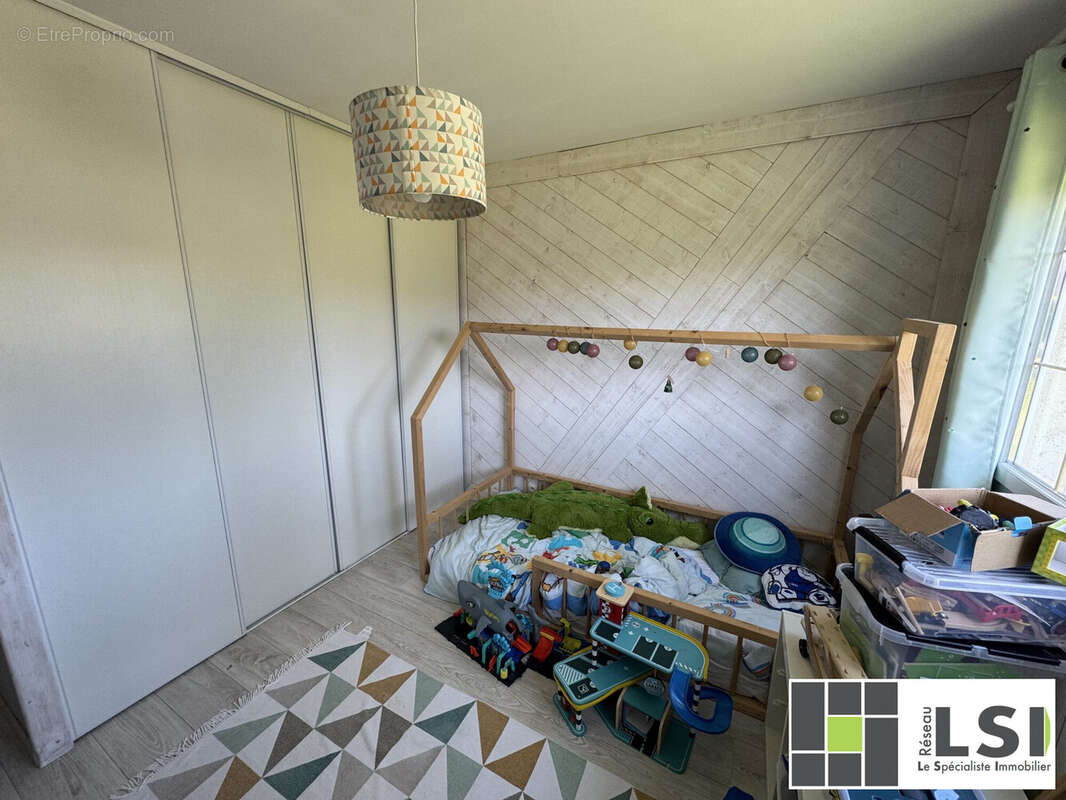 Maison à NEUF-MESNIL