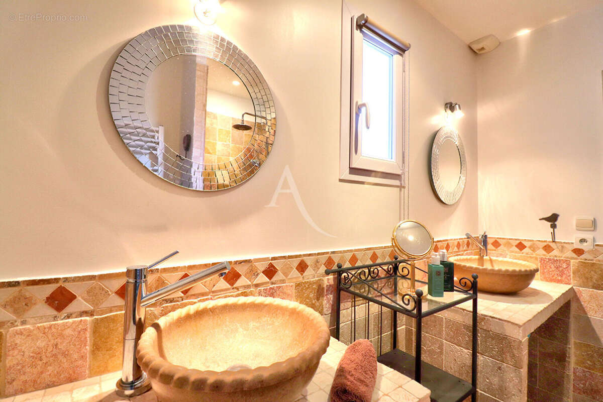 Maison à SAINT-JULIEN