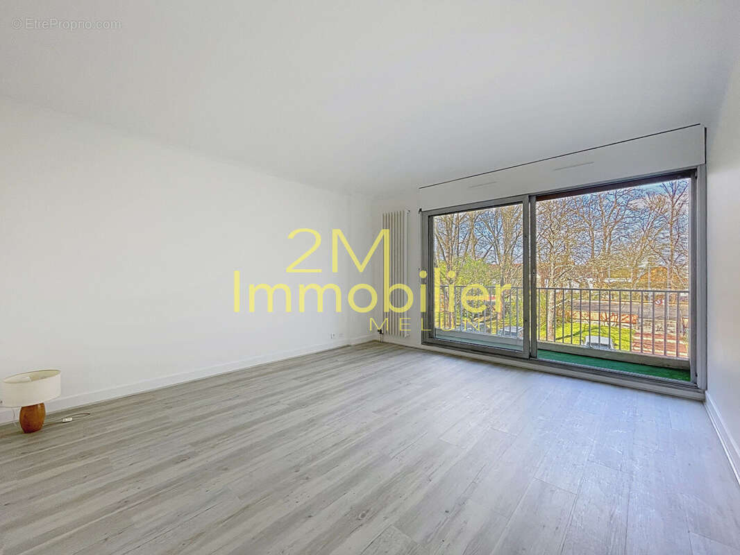 Appartement à VAUX-LE-PENIL