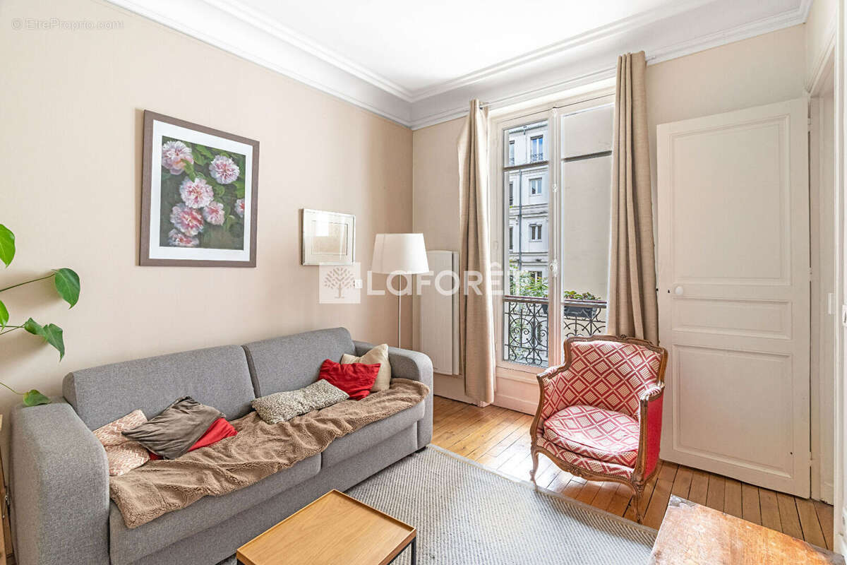 Appartement à PARIS-17E