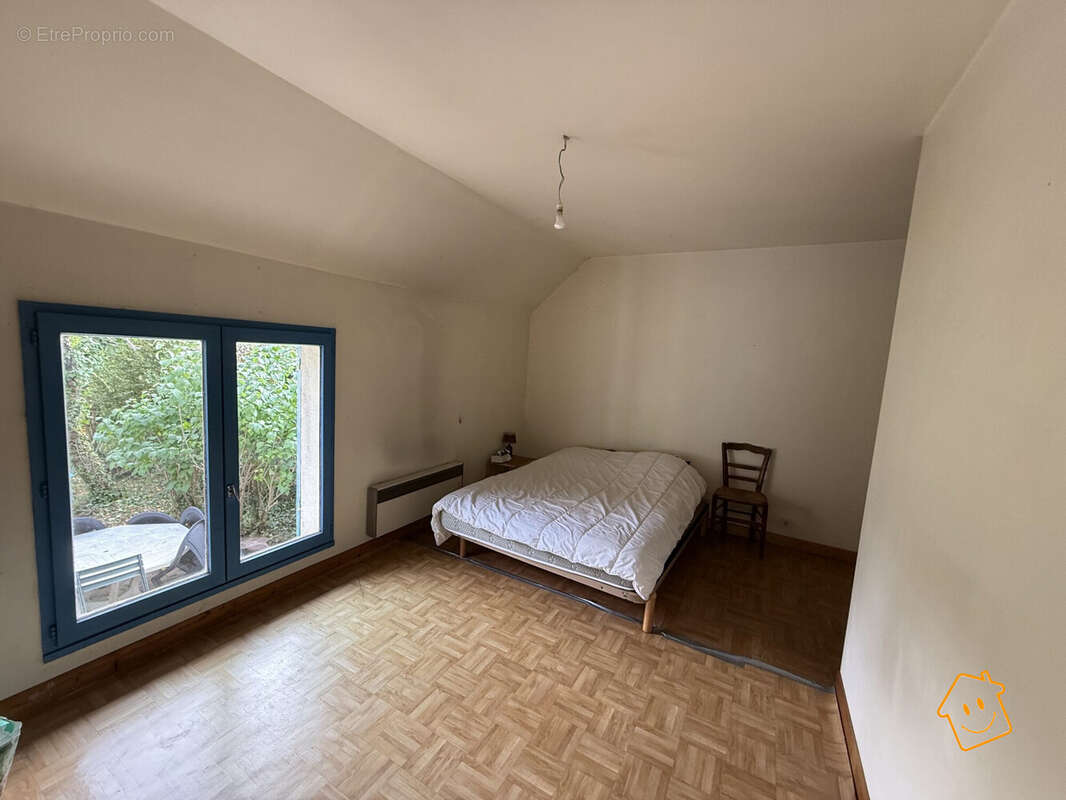 Maison 142 m² à Saint-Doulchard  - photo 9