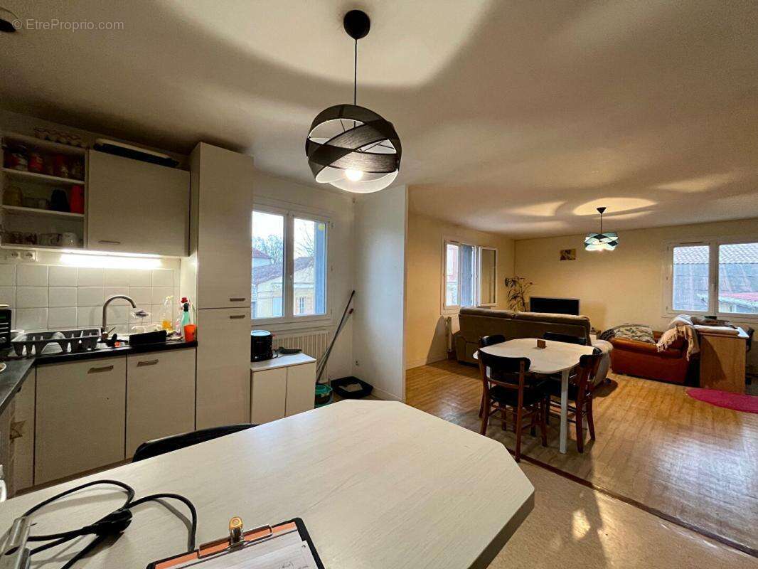 Maison à COLAYRAC-SAINT-CIRQ