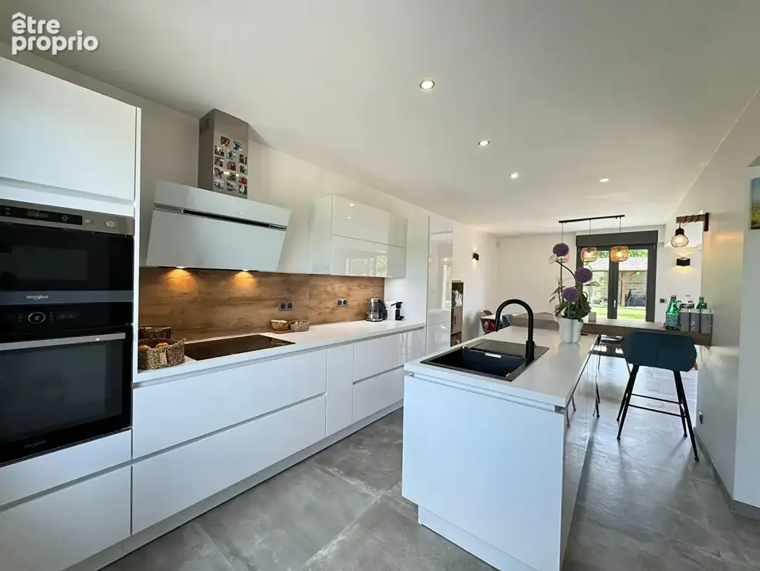 Maison rénovée avec jardin et sous-sol - champillon - photo 4