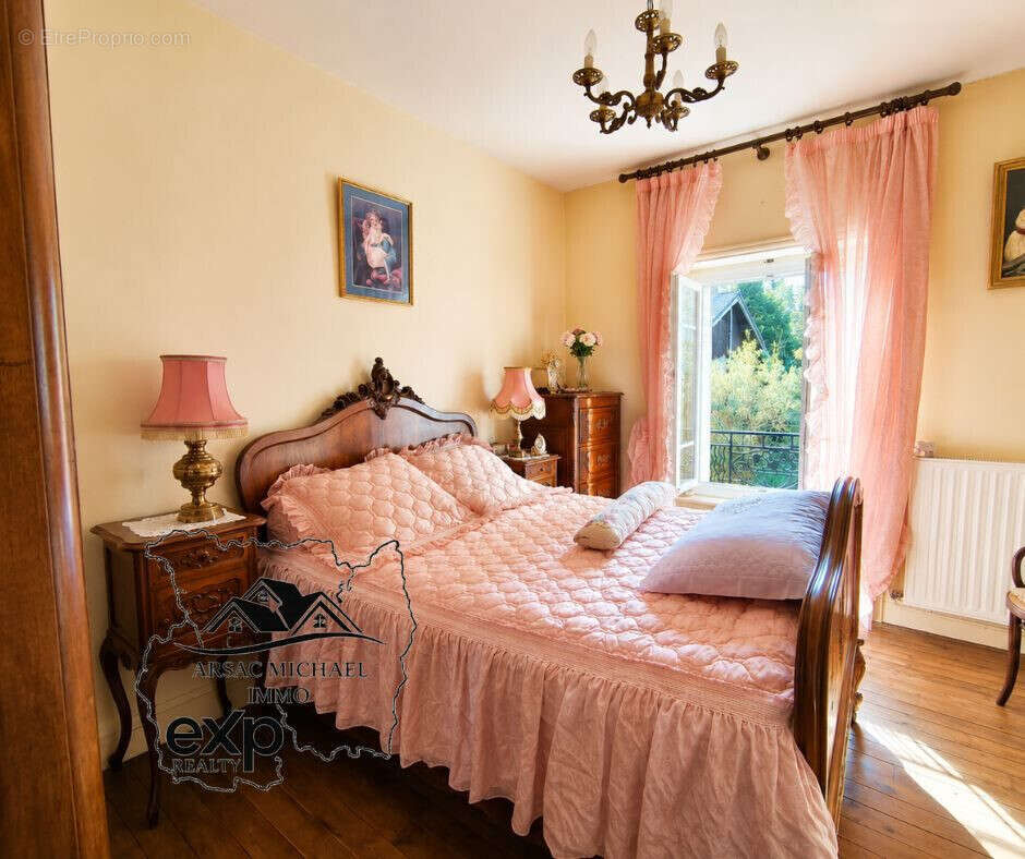 Maison 182 m² à Le Chambon-Sur-Lignon  - photo 8