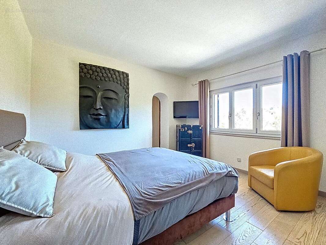 Appartement à MOUGINS