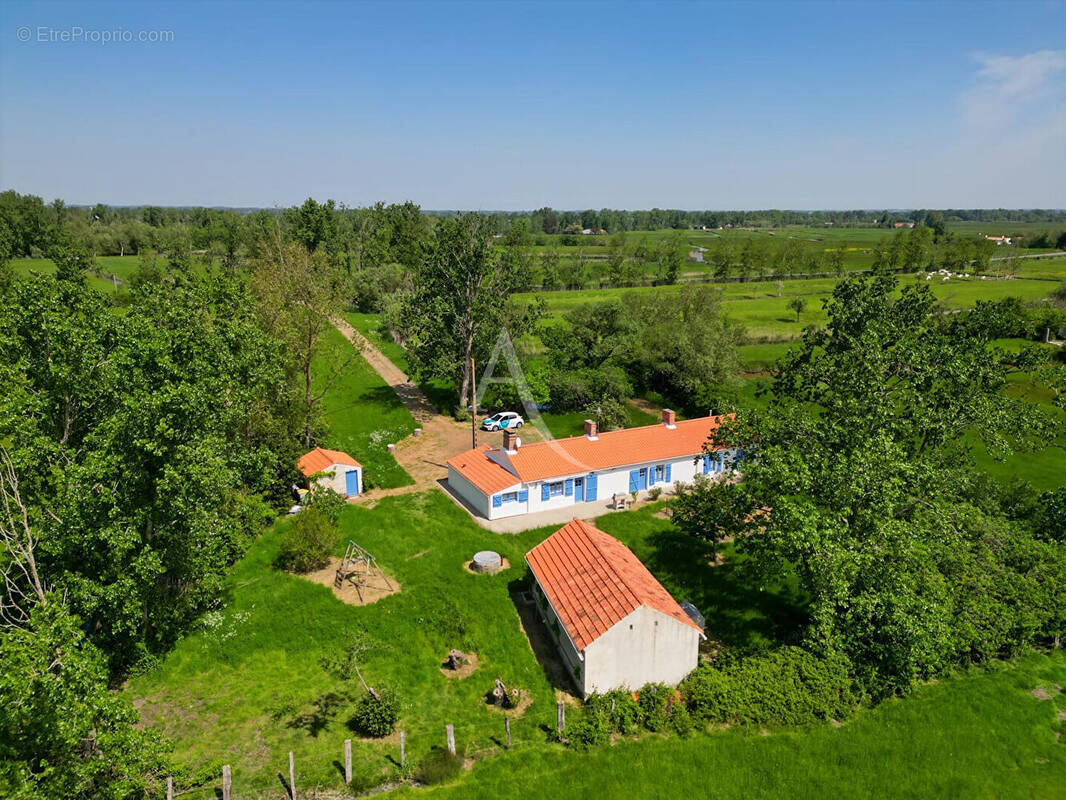 Maison à LE PERRIER