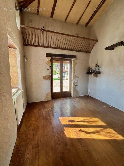 Maison à SAINT-CLEMENT-SUR-VALSONNE