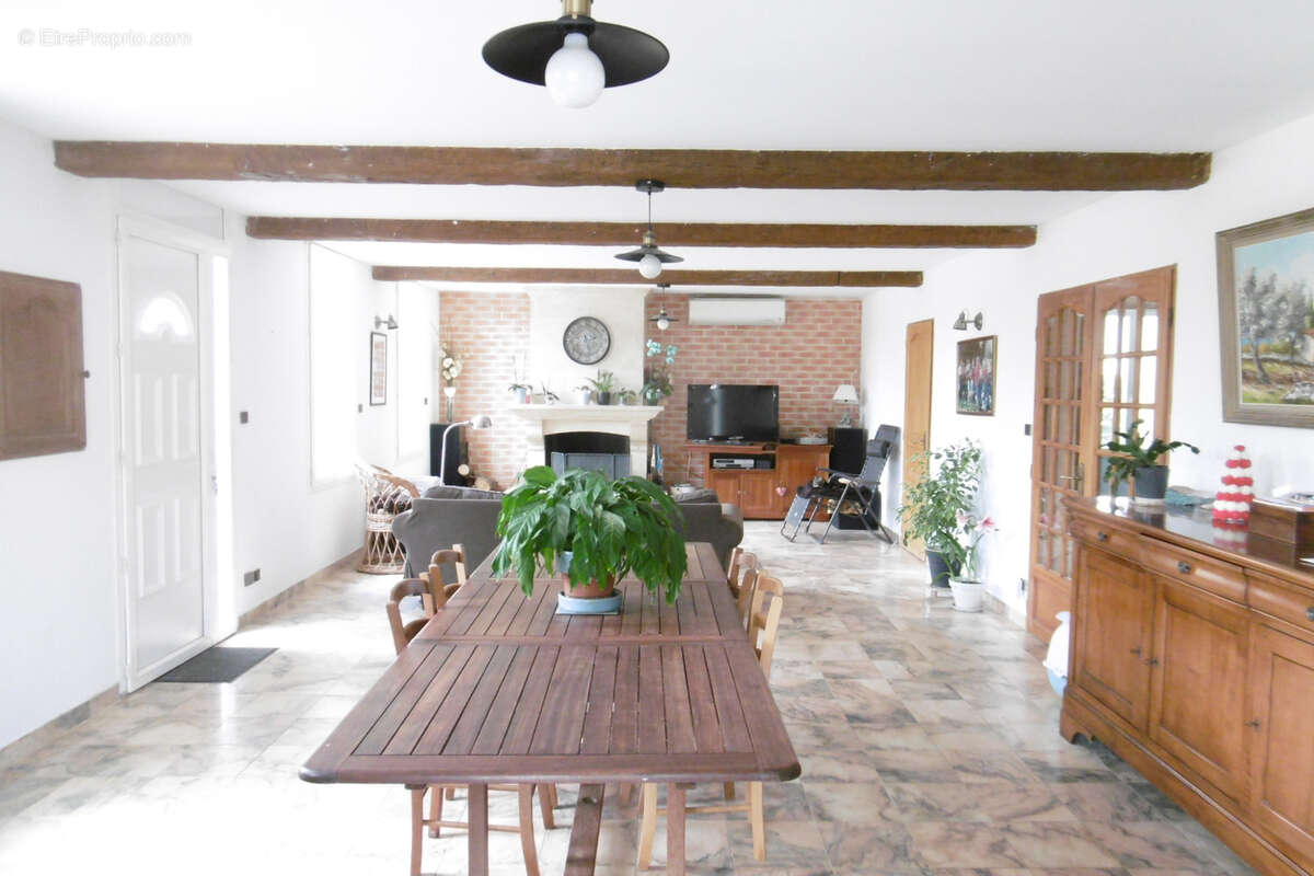 Maison à AMBARES-ET-LAGRAVE