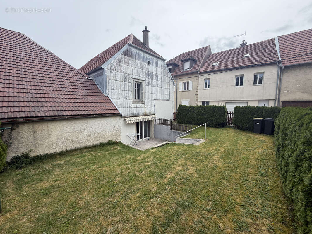 Maison à VERCEL-VILLEDIEU-LE-CAMP