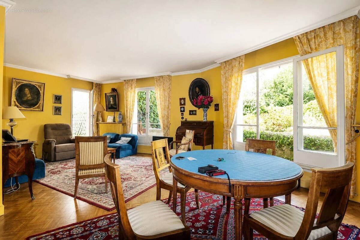 Appartement à VERSAILLES