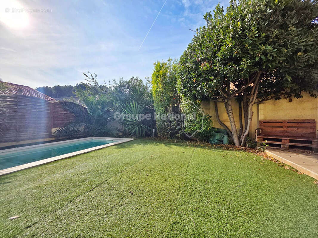 Maison à SAINT-CHAMAS