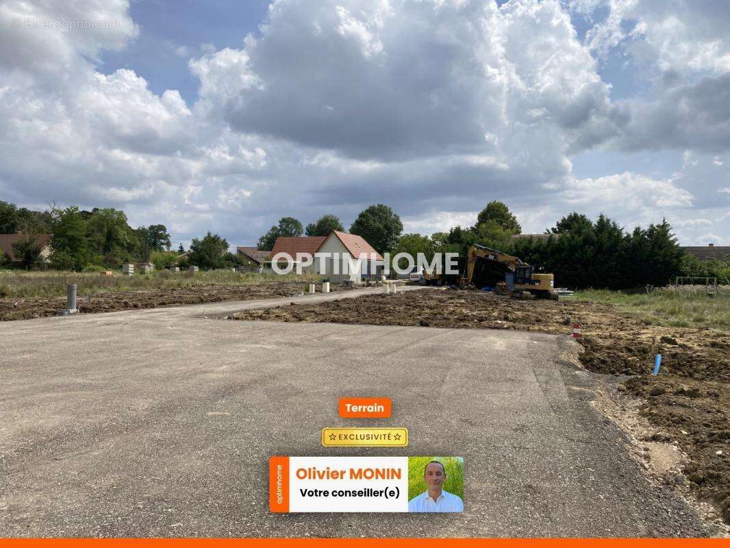 Au calme, cœur de village, terrain constructible et viabilisé de 848 m2 - photo 4