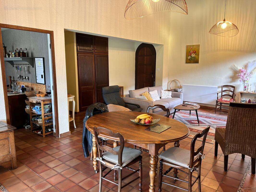 Maison à MONTBRUN-LES-BAINS