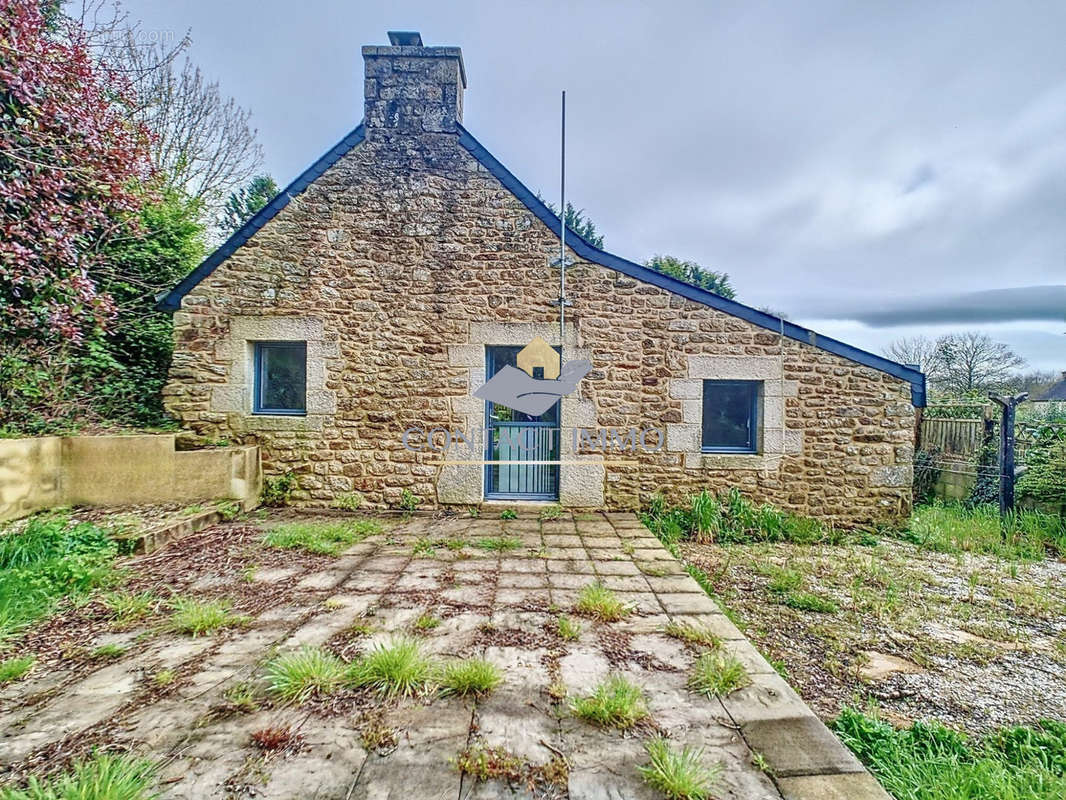 Maison à SAINT-CARADEC-TREGOMEL