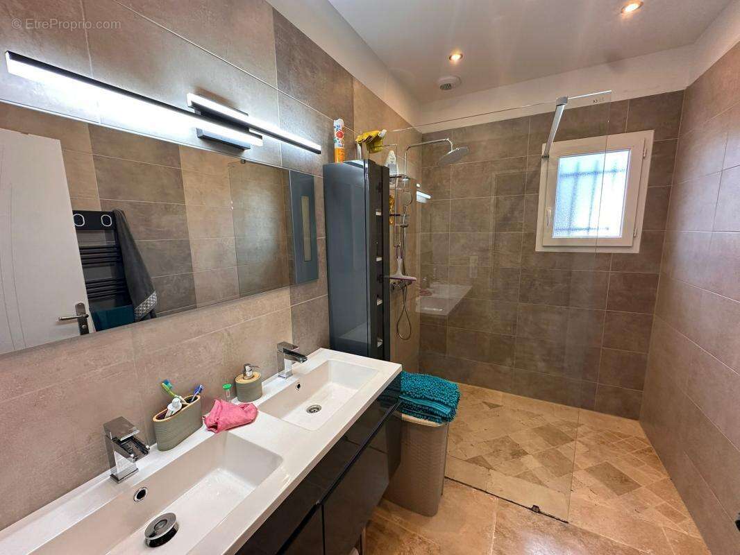 Maison à LABLACHERE