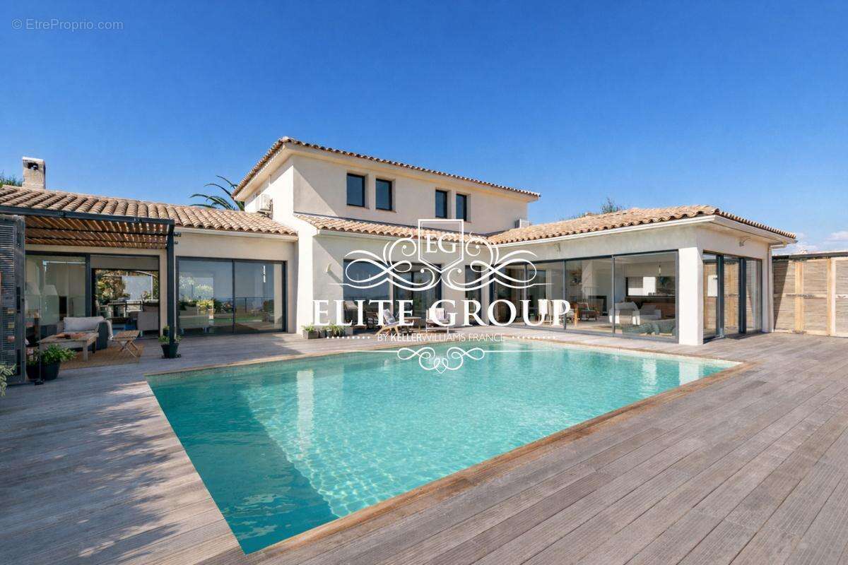 Maison à LES ADRETS-DE-L'ESTEREL